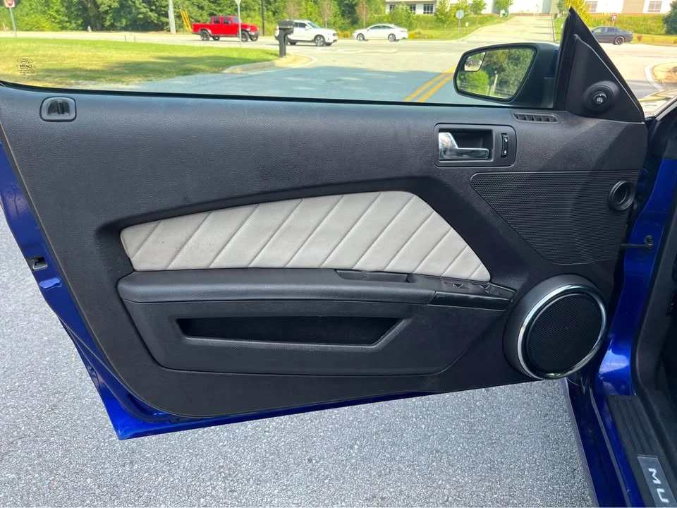 2013 Ford S197 Mustang - Image 8 of 16