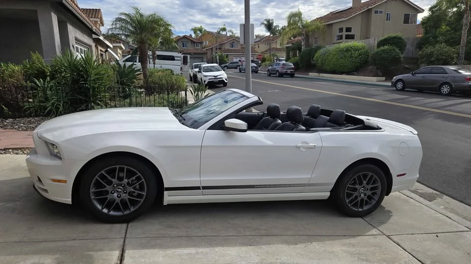 2013 Ford S197 Mustang - Image 2 of 8