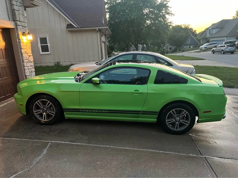 2013 Ford S197 Mustang - Image 2 of 7