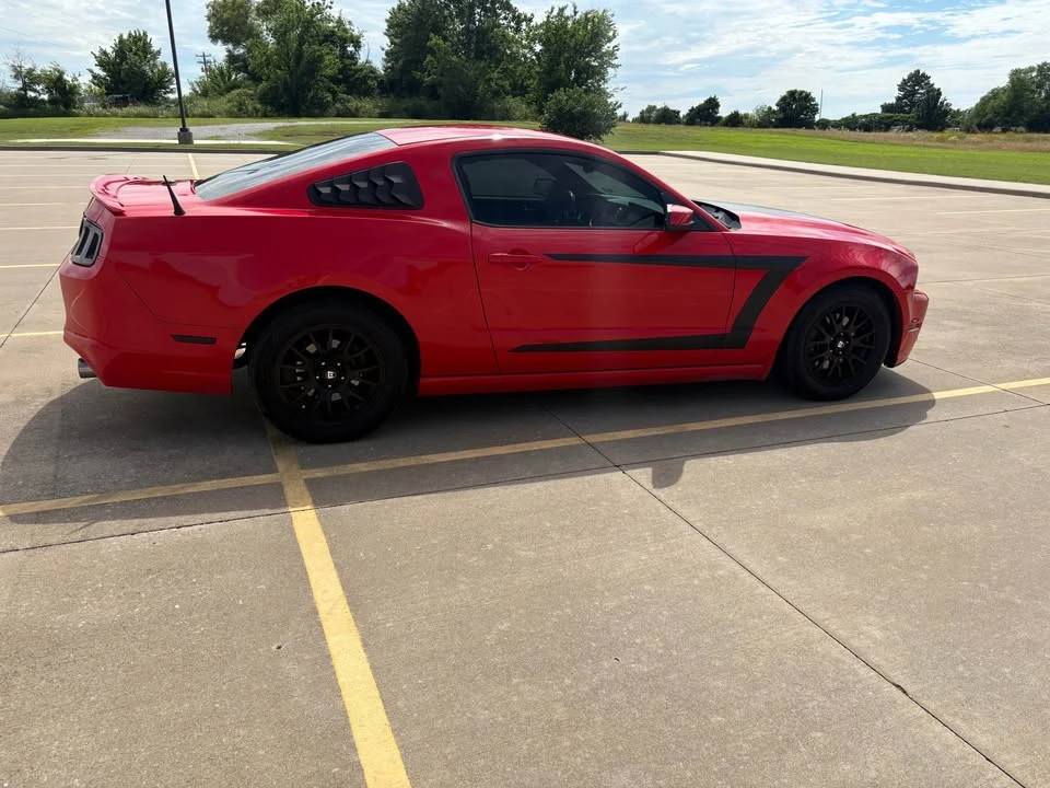 2013 Ford S197 Mustang - Image 4 of 8