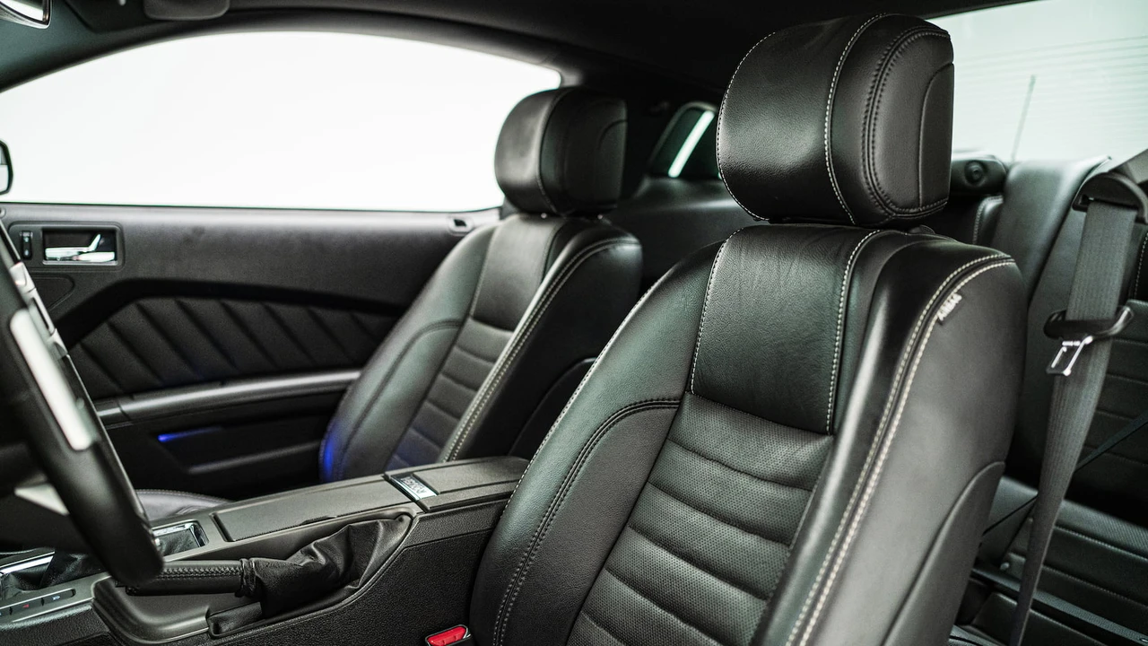 2013 Ford S197 Mustang - Image 7 of 21