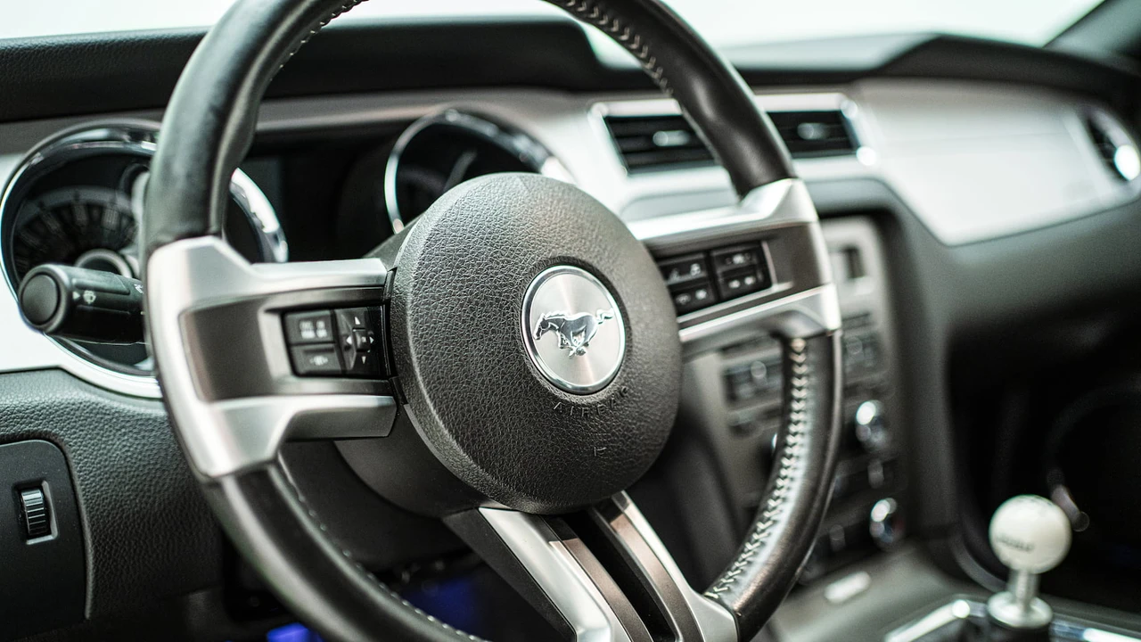 2013 Ford S197 Mustang - Image 12 of 21
