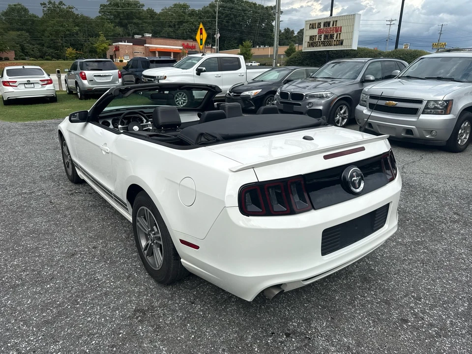 2013 Ford S197 Mustang - Image 13 of 14