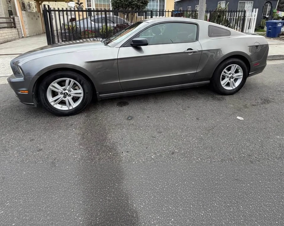 2013 Ford S197 Mustang - Image 2 of 9