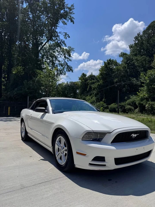2013 Ford S197 Mustang - Image 2 of 9