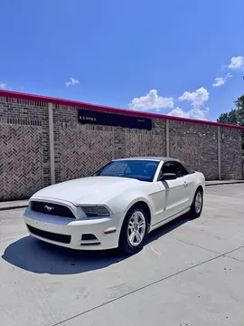 2013 Ford Mustang V6 Convertible 2D