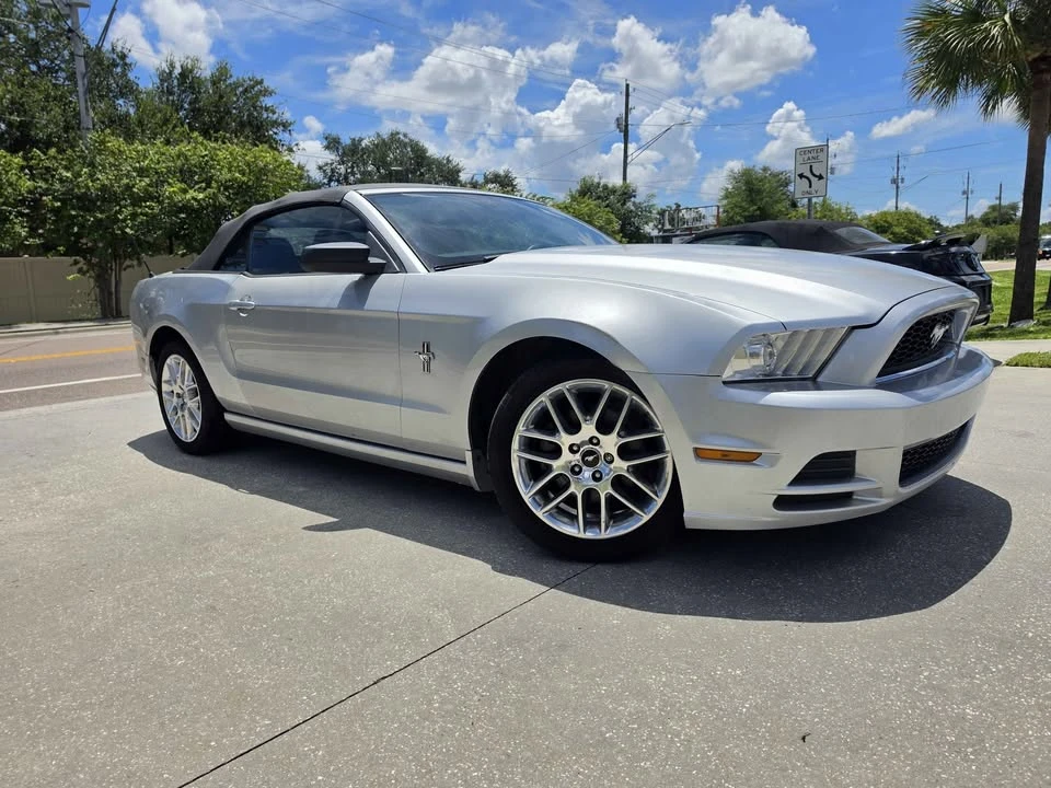 2013 Ford S197 Mustang - Image 2 of 15