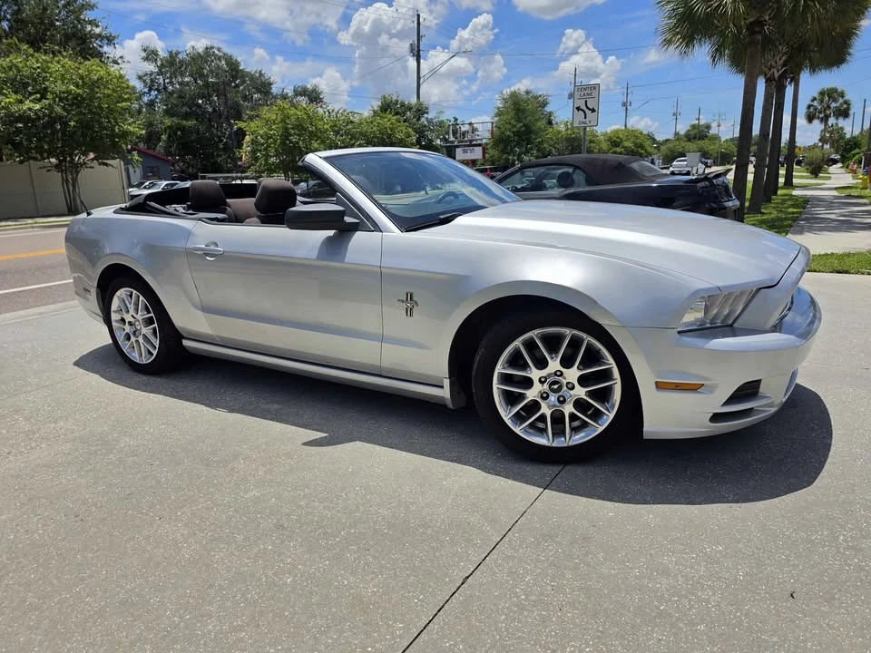 2013 Ford S197 Mustang - Image 3 of 15