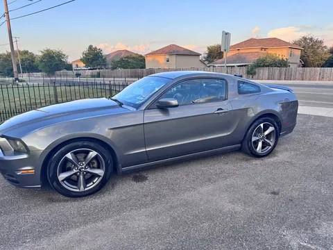 2013 Ford Mustang V6 Coupe 2D