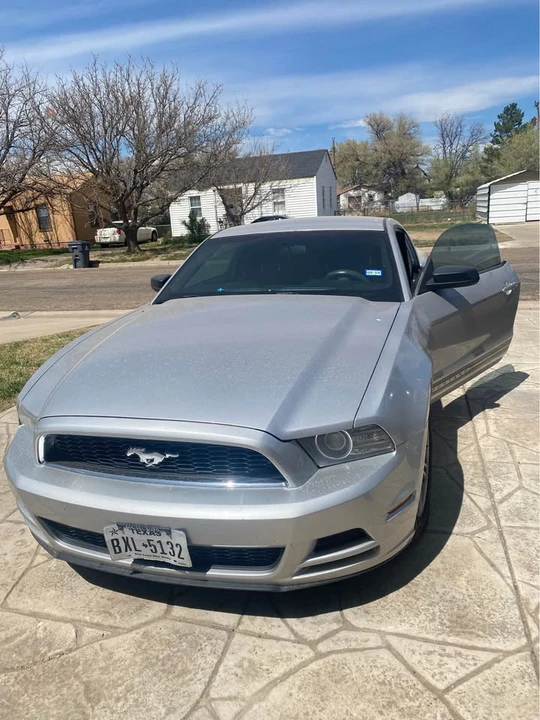 2013 Ford S197 Mustang - Image 2 of 2