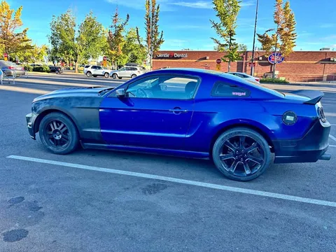 2013 Ford Mustang V6 Coupe 2D