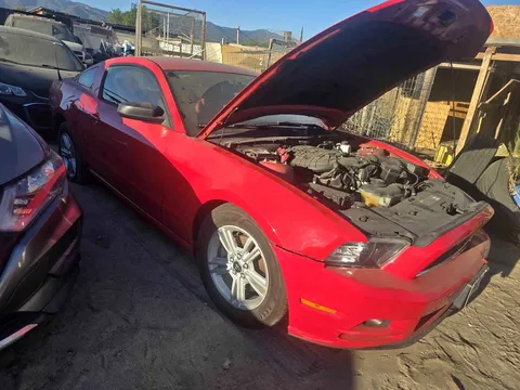 2013 Ford Mustang V6 Coupe 2D