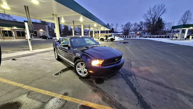 2013 Ford Mustang V6 Coupe 2D