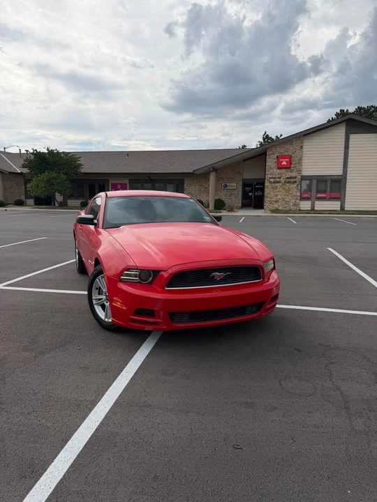2013 Ford S197 Mustang - Image 2 of 14