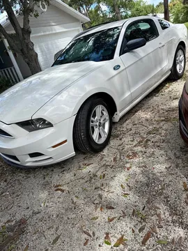 2013 Ford Mustang V6 Coupe 2D