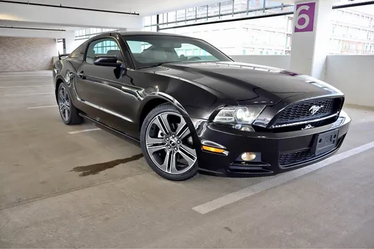 2013 Ford Mustang V6 Coupe 2D