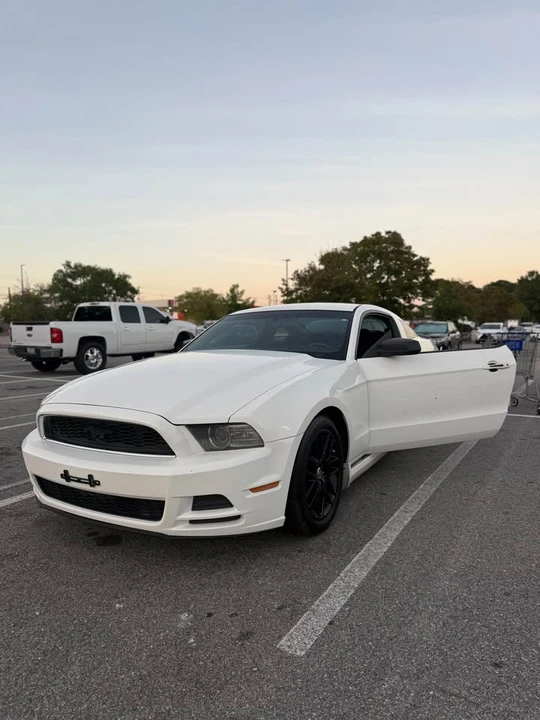2013 Ford S197 Mustang - Image 3 of 9