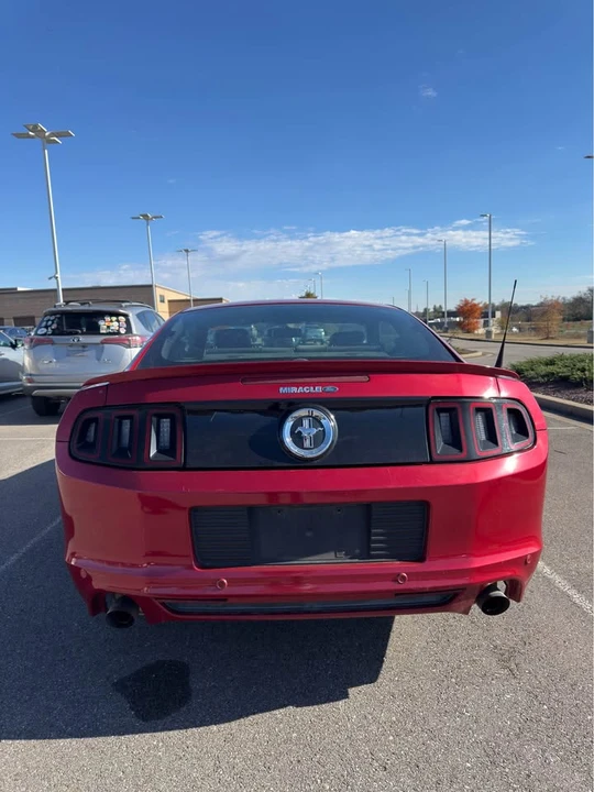 2013 Ford S197 Mustang - Image 8 of 10