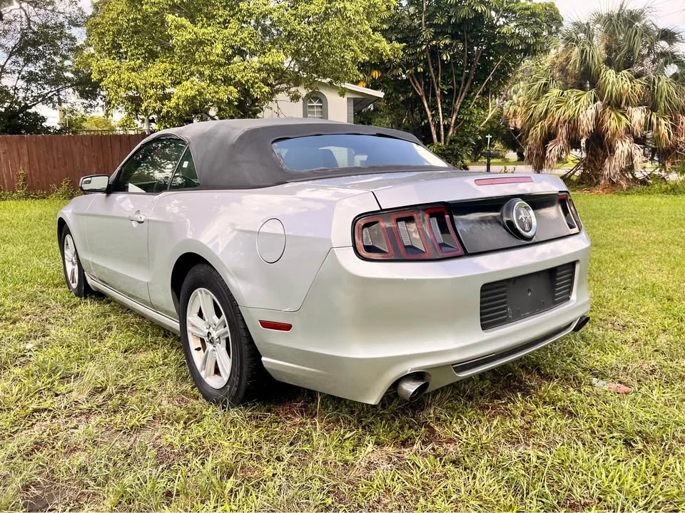 2013 Ford S197 Mustang - Image 6 of 9