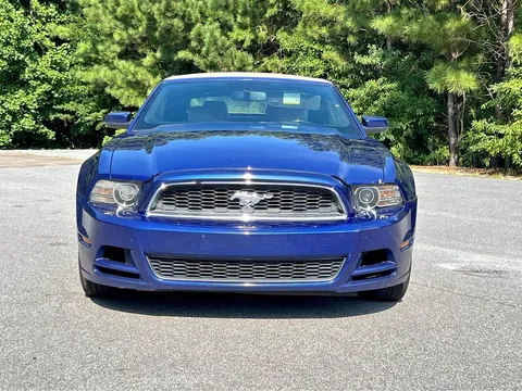 2013 Ford Mustang V6 Premium Convertible 2D