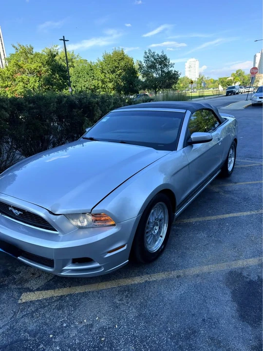 2013 Ford S197 Mustang - Image 2 of 10
