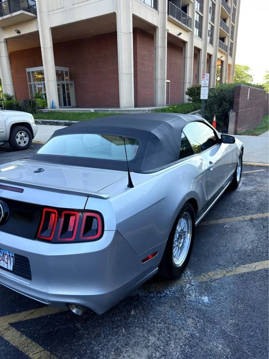 2013 Ford S197 Mustang - Image 6 of 10