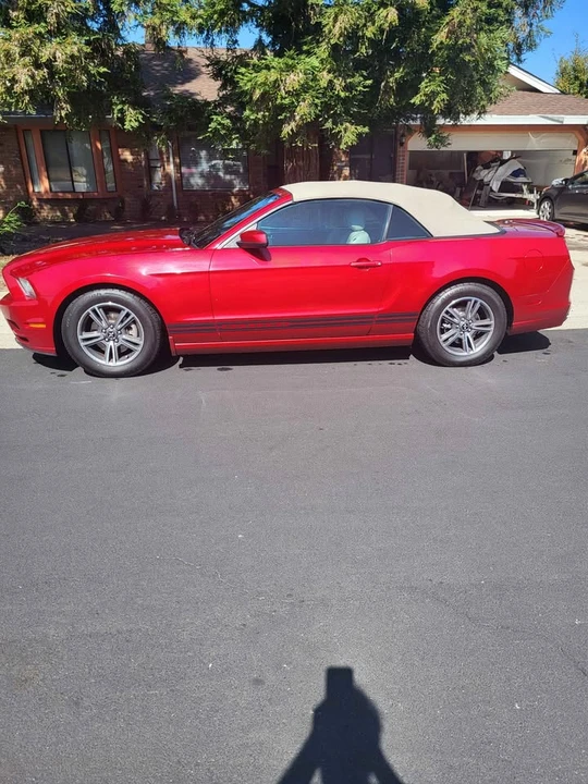 2013 Ford S197 Mustang - Image 2 of 8