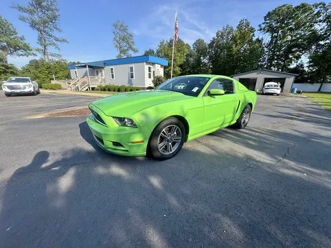 2013 Ford Mustang V6 Premium Coupe 2D