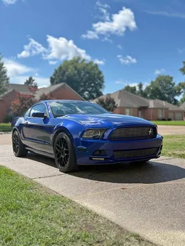 2013 Ford Mustang V6 Premium Coupe 2D