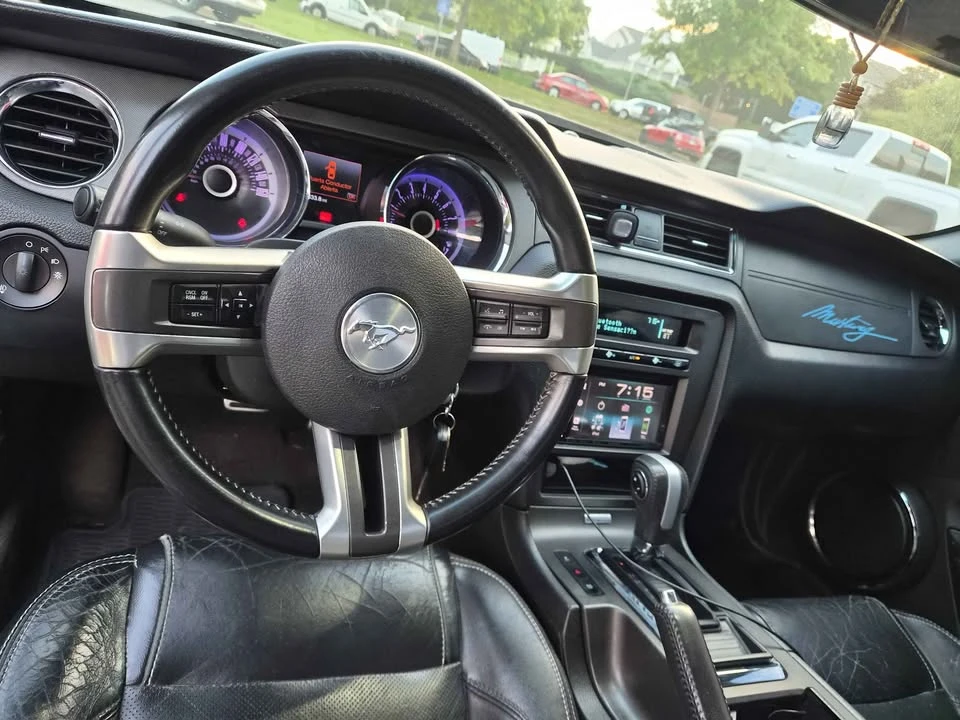 2013 Ford S197 Mustang - Image 2 of 10
