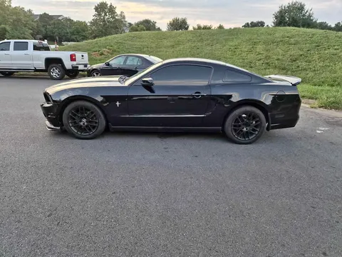 2013 Ford Mustang V6 Premium Coupe 2D