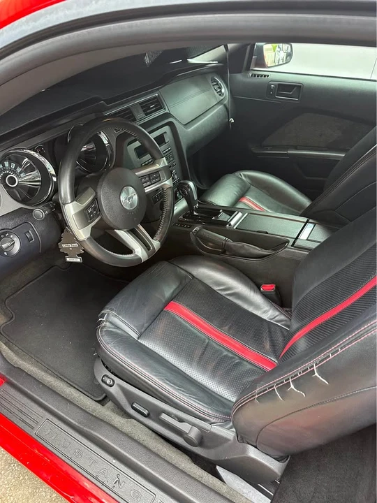 2013 Ford S197 Mustang - Image 2 of 9