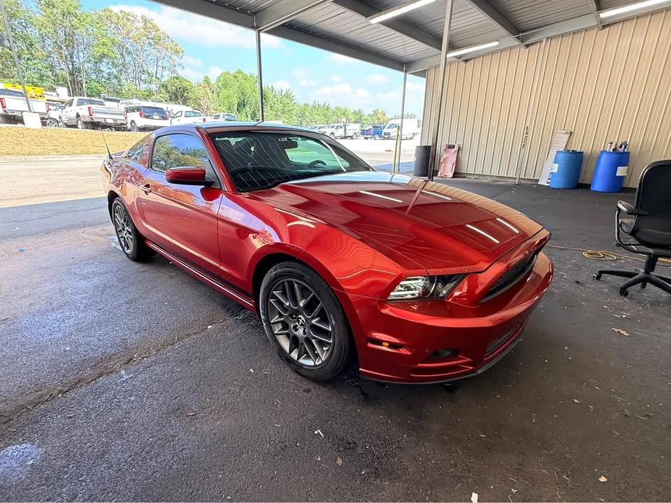 2013 Ford S197 Mustang - Image 2 of 9