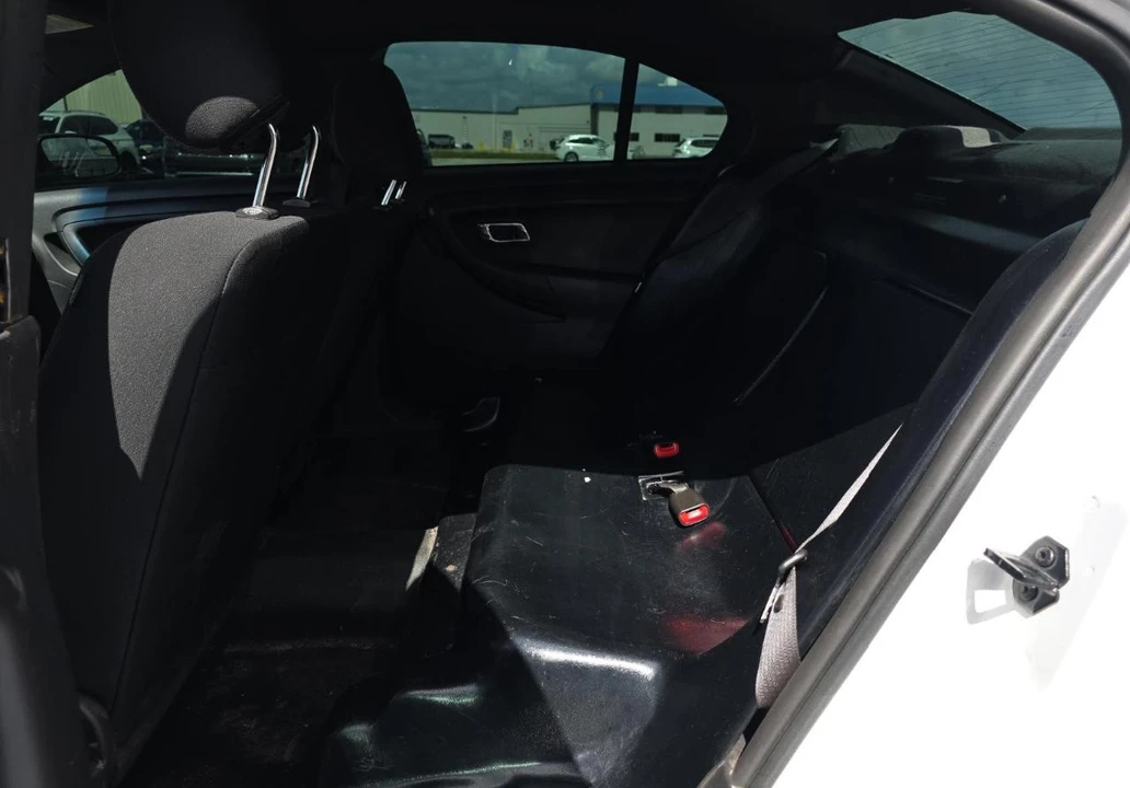 2013 Ford Taurus 6th Gen - Image 10 of 11