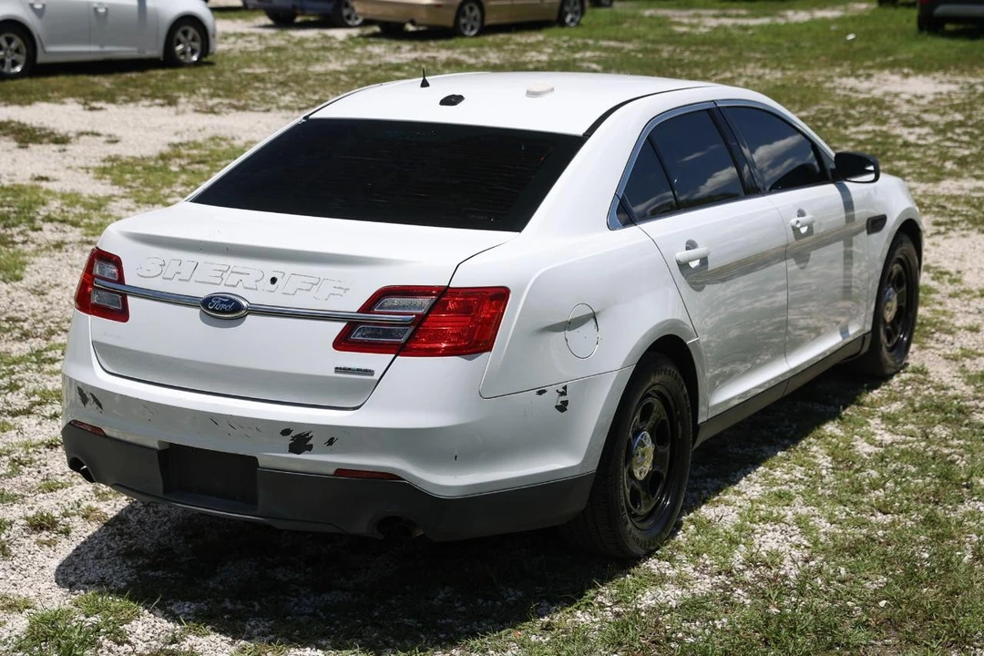 2013 Ford Crown Victoria - Image 11 of 31