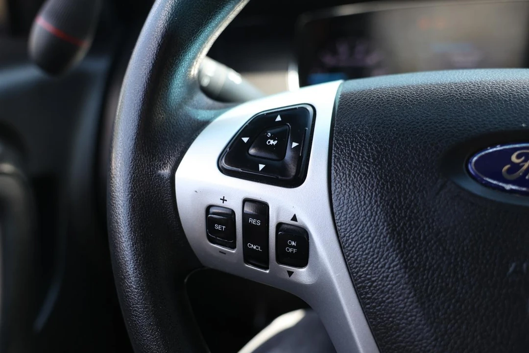 2013 Ford Crown Victoria - Image 25 of 31