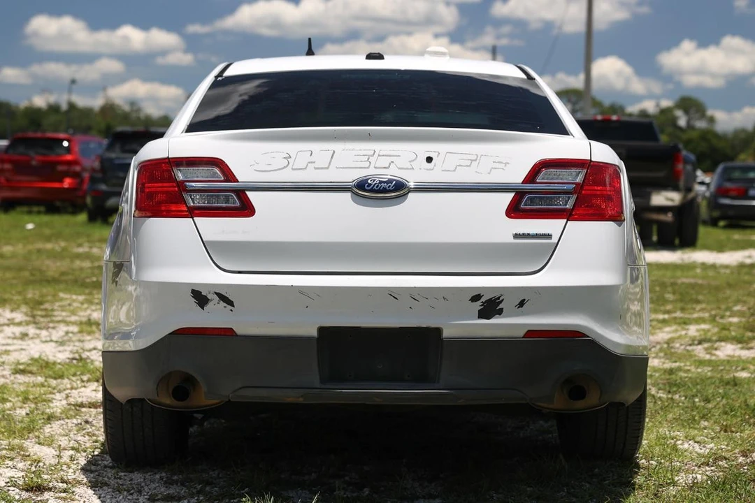 2013 Ford Crown Victoria - Image 7 of 31