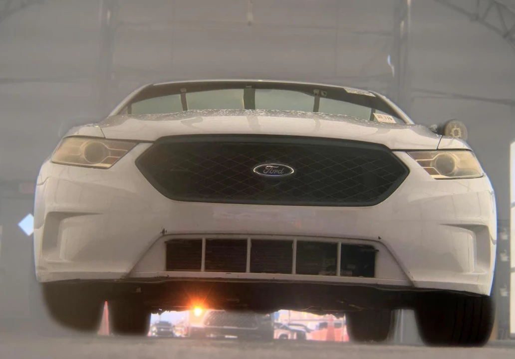 2013 Ford Taurus 6th Gen - Image 3 of 11