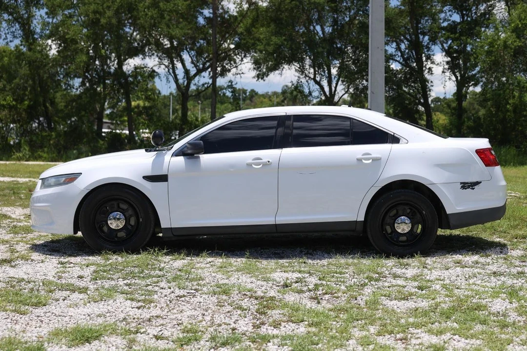 2013 Ford Crown Victoria - Image 3 of 31