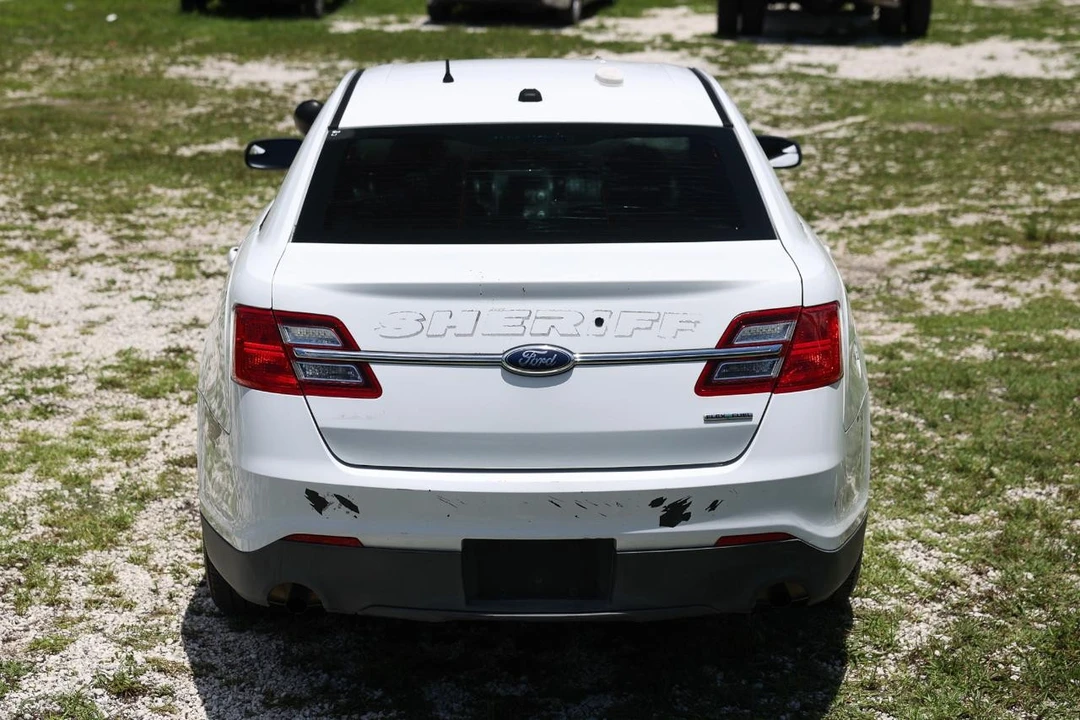 2013 Ford Crown Victoria - Image 9 of 31