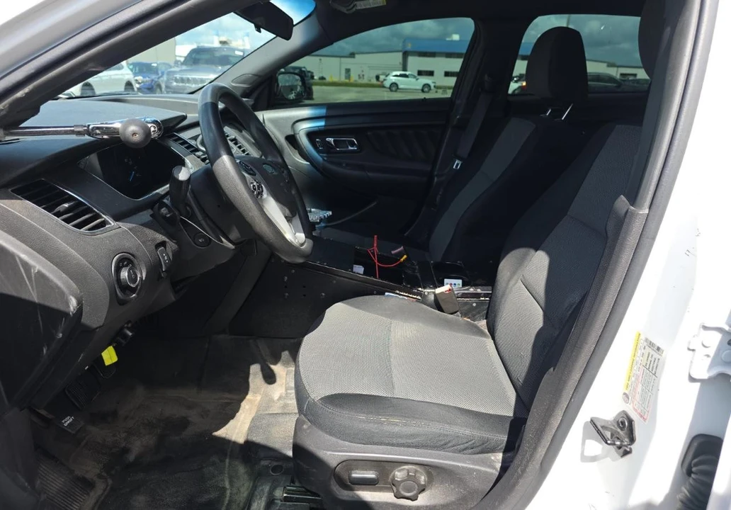 2013 Ford Taurus 6th Gen - Image 6 of 11