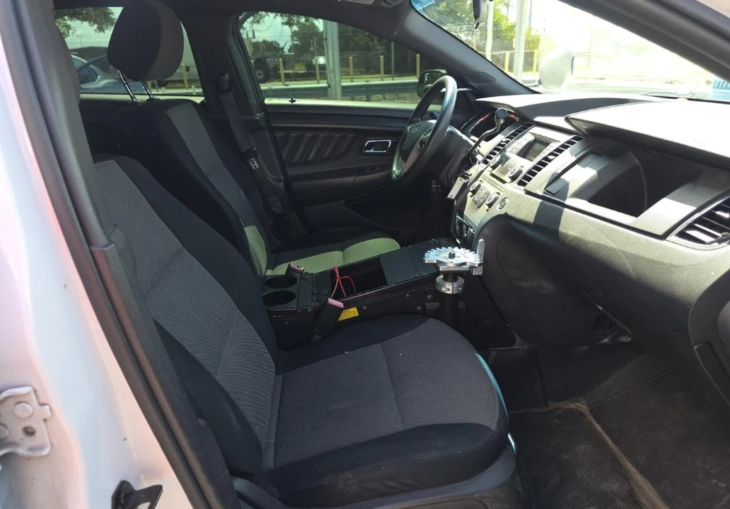 2013 Ford Taurus 6th Gen - Image 7 of 11