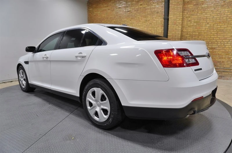 2013 Ford Taurus 6th Gen - Image 19 of 21