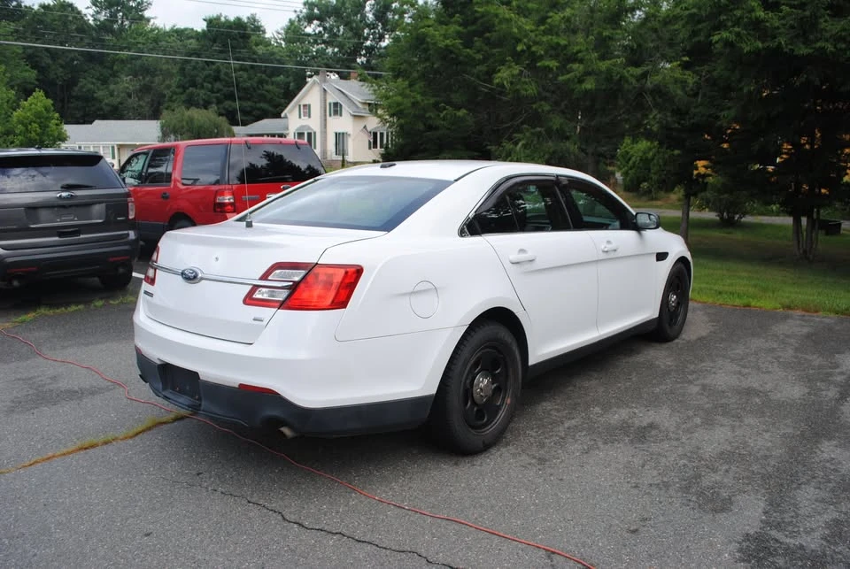2013 Ford Taurus 6th Gen - Image 3 of 16
