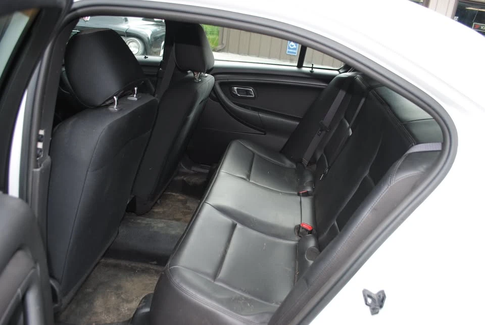 2013 Ford Taurus 6th Gen - Image 10 of 16