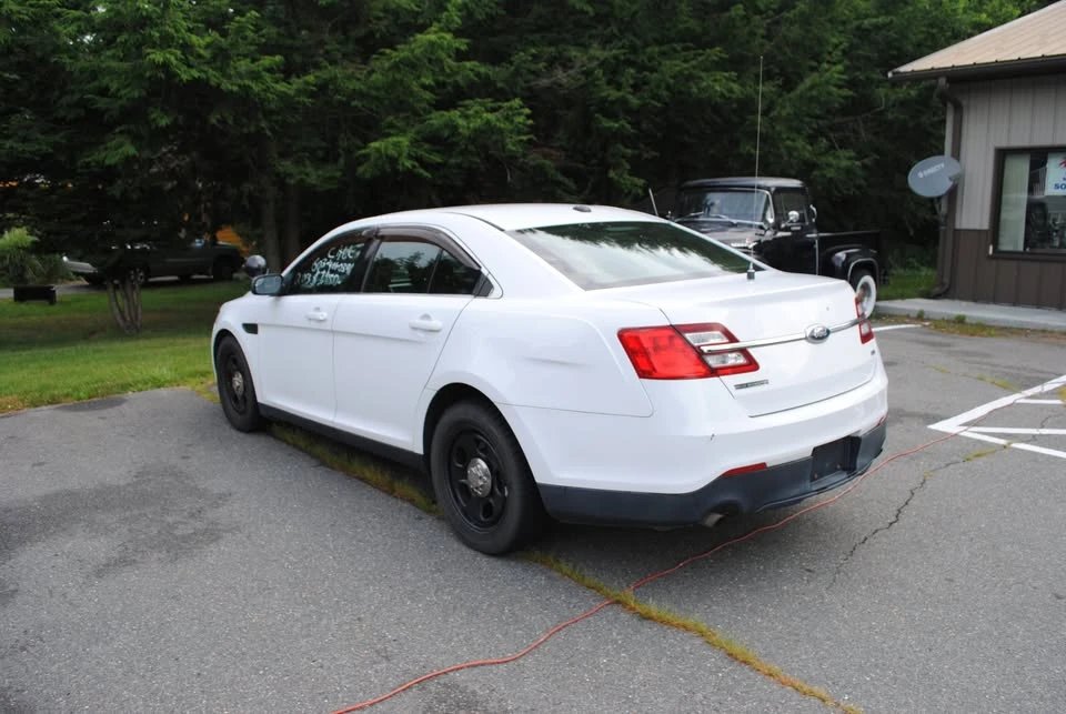 2013 Ford Taurus 6th Gen - Image 4 of 16