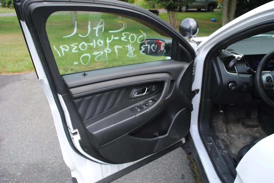 2013 Ford Taurus 6th Gen - Image 5 of 16