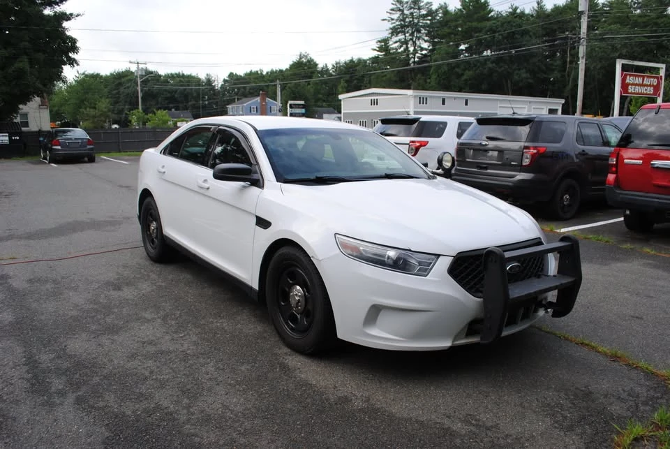2013 Ford Taurus 6th Gen - Image 2 of 16