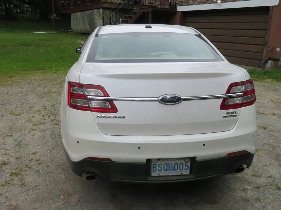 2013 Ford Taurus 6th Gen - Image 4 of 8