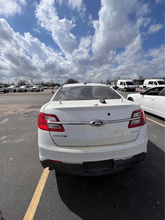 2013 Ford Taurus 6th Gen - Image 5 of 9